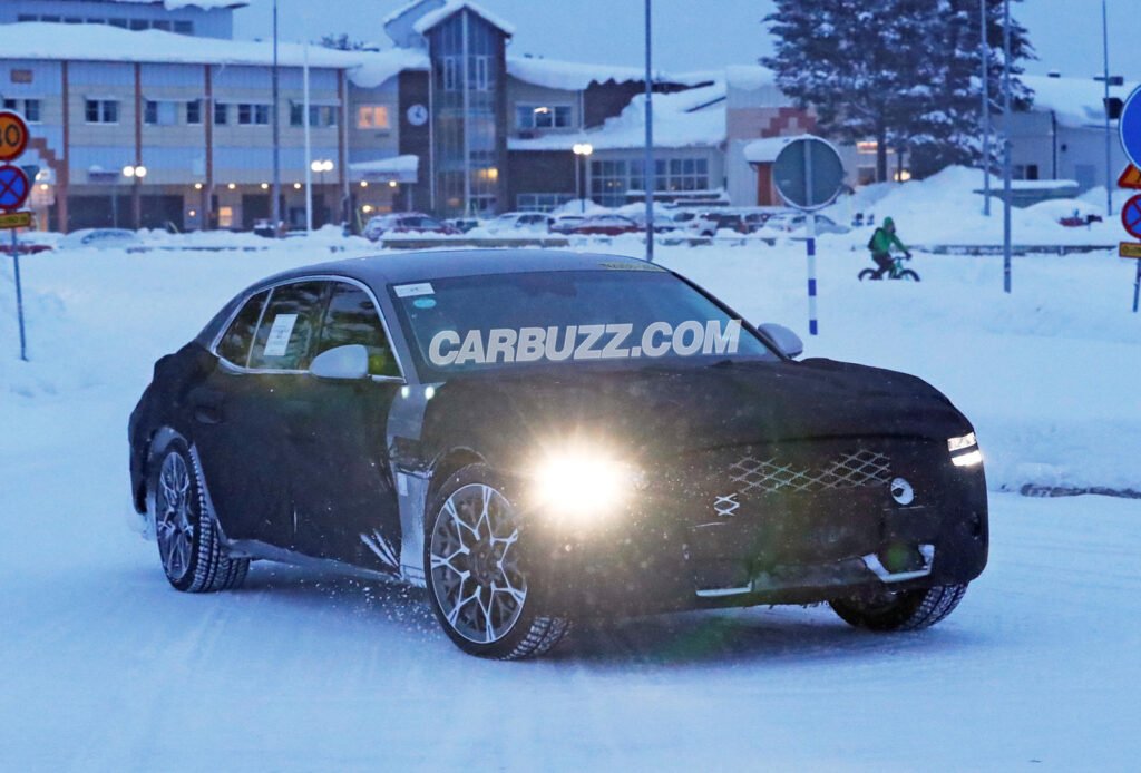 flagship-genesis-g90-sedan-looks-ready-to-take-on-the-s-class