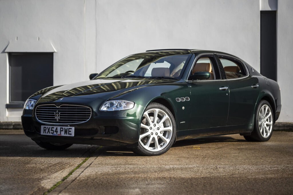 elton-john’s-maserati-quattroporte-has-a-fridge-in-the-front-armrest