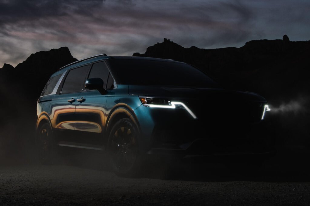 2022-kia-carnival-teased-with-rugged-good-looks