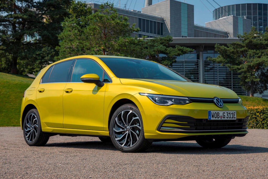 two-day-old-vw-golf-hybrid-explodes-while-driving