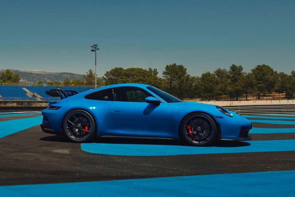 7-coolest-features-of-the-2022-porsche-911-gt3
