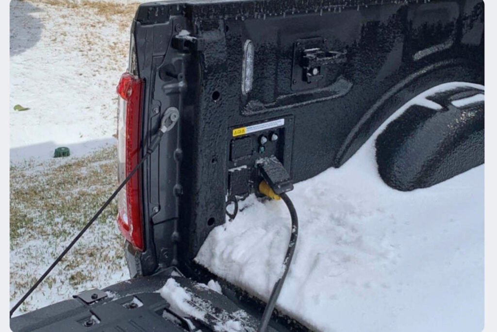 ford-implores-f-150-dealers-to-help-power-texas