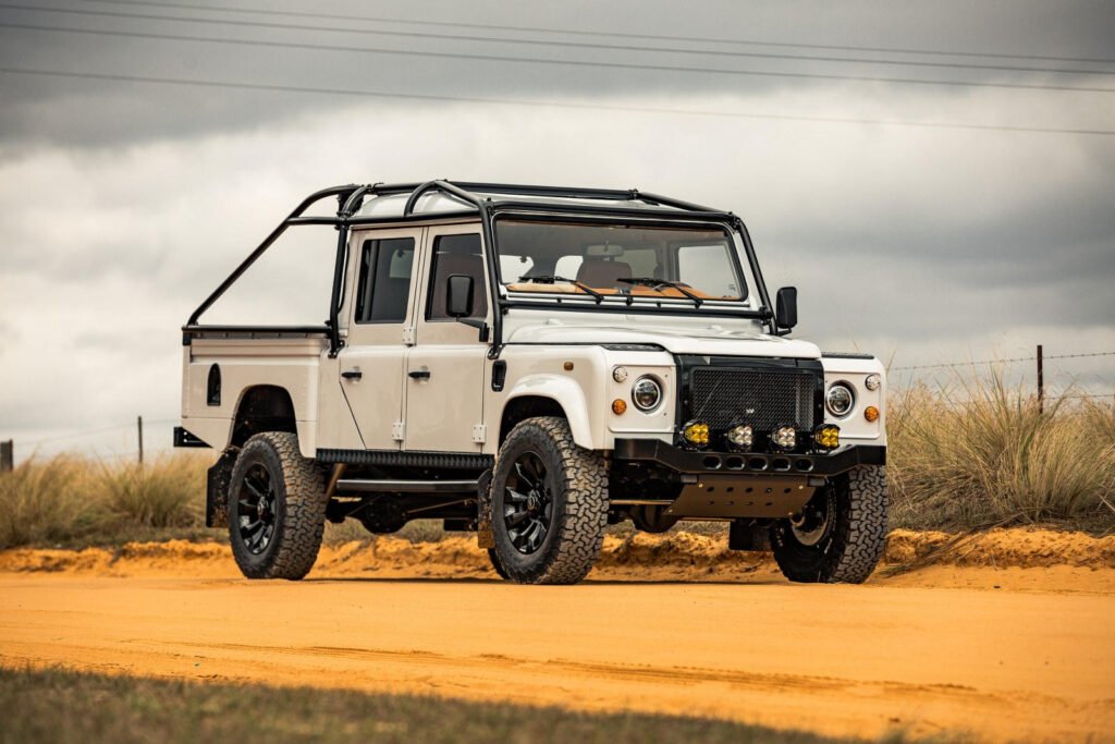 land-rover-defender-restomod-boasts-cowhide,-sheepskin-and-lots-of-wood