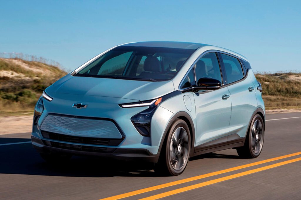 2022-chevrolet-bolt-ev-first-look-review:-back-in-business
