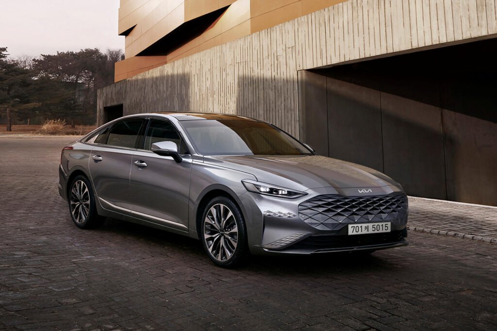 we-can’t-buy-the-kia-k8:-here-are-8-big-sedan-alternatives