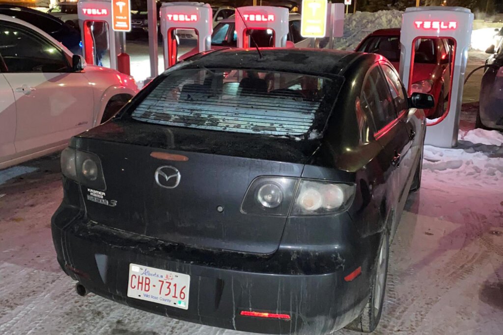 canadian-drivers-purposely-block-tesla-supercharger
