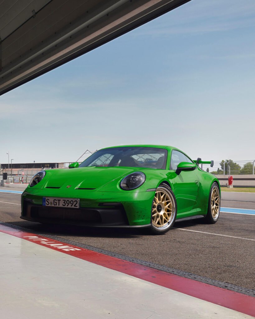 new-911-gt3-looks-glorious-on-retro-wheels
