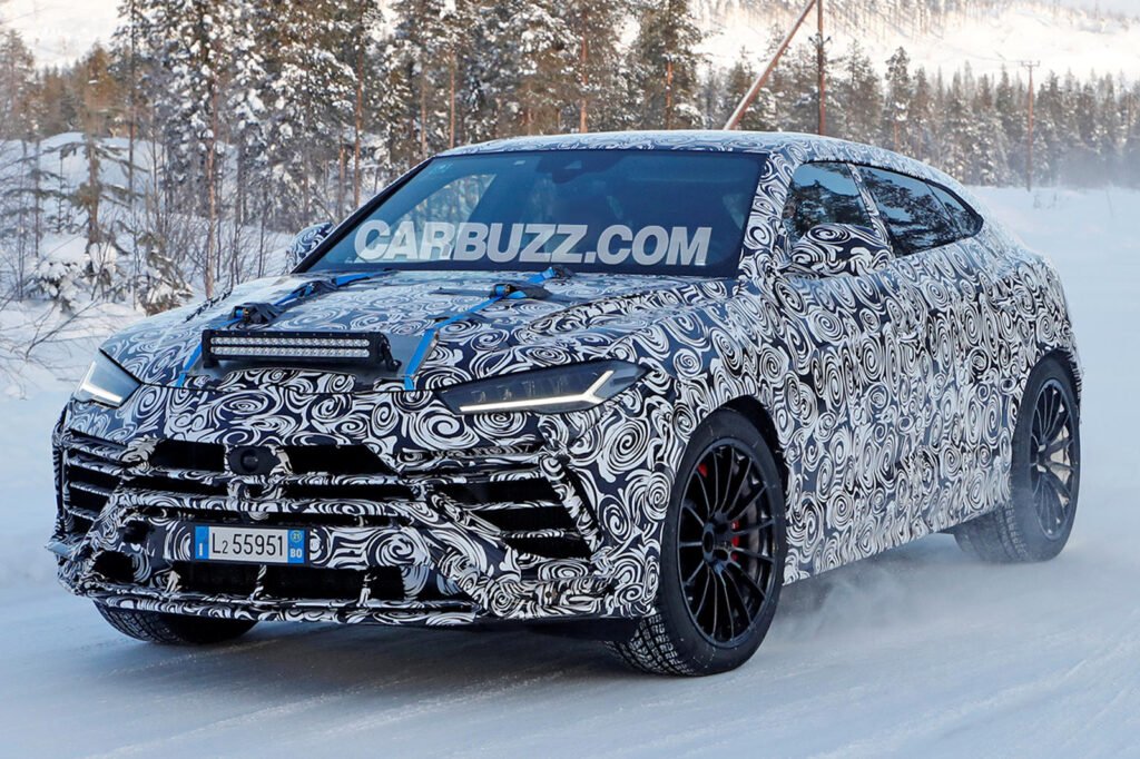 lamborghini-urus-evo-spied-with-fresh-new-look