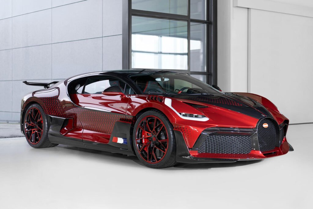 one-of-one-bugatti-divo-lady-bug-redefines-“custom”