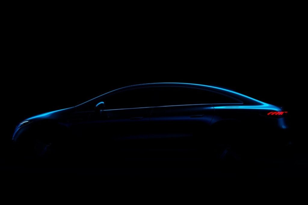 mercedes-eqs-shows-off-its-sleek-production-body