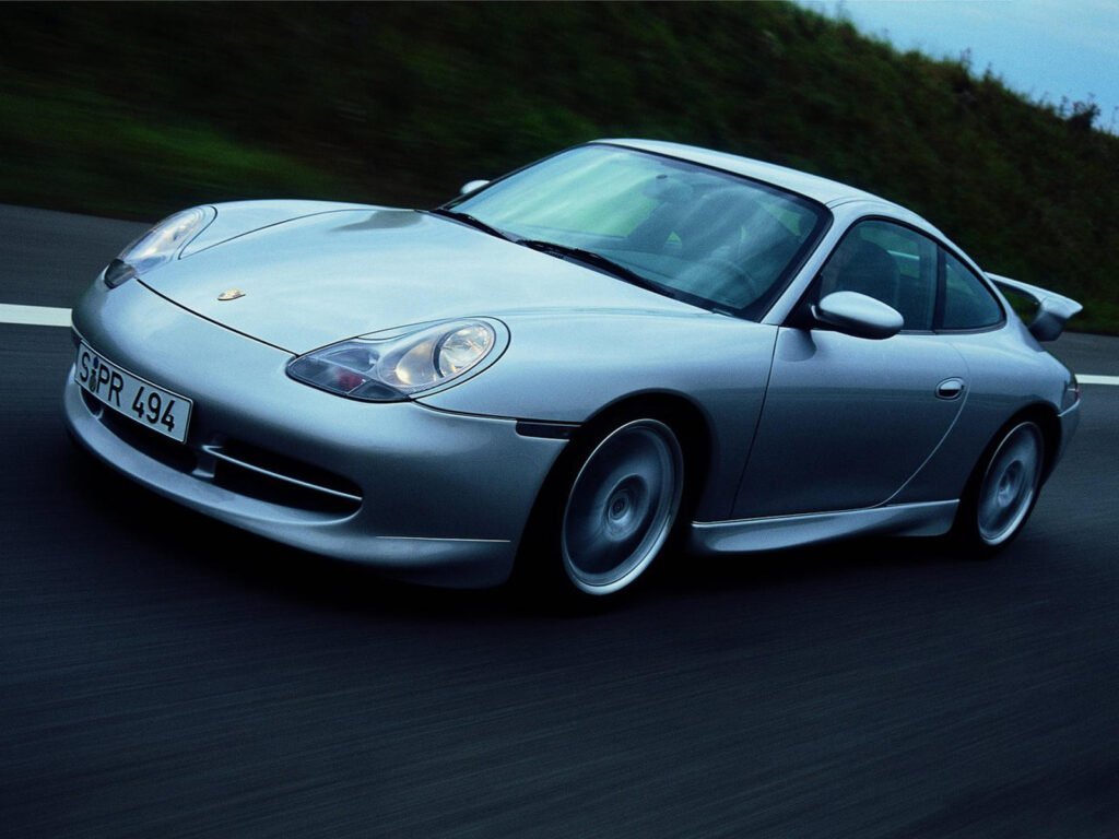 watch-police-chase-down-a-stolen-porsche-911-gt3