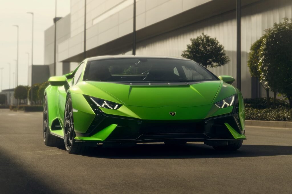 lamborghini-huracan-tecnica-is-a-street-fighter-with-631-hp-and-rwd