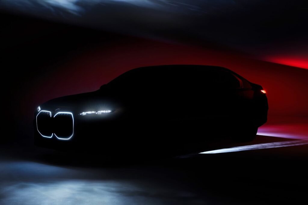 bmw-teases-radical-new-7-series-and-i7