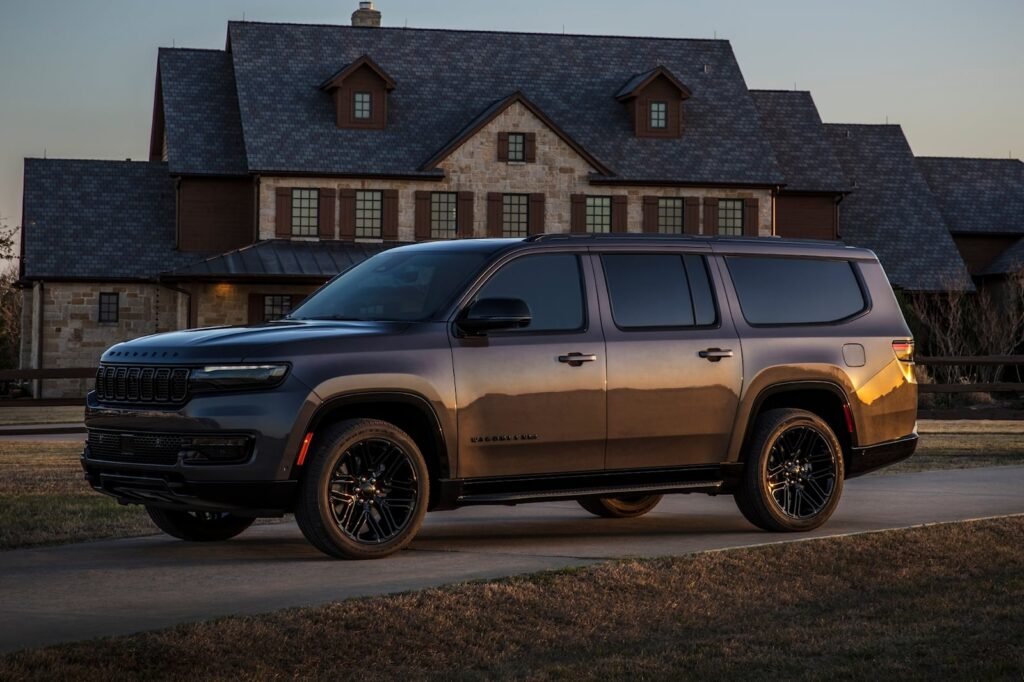 2023-jeep-wagoneer-l-first-look-review:-downsized-engine,-upsized-body