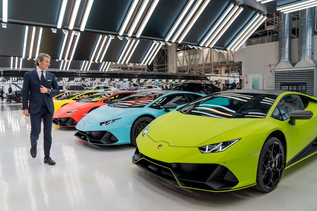 rich-people-can’t-stop-buying-new-lamborghinis