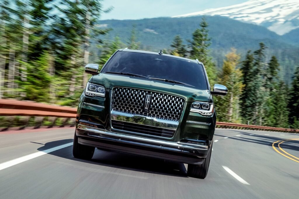 lincoln-navigator-buyers-are-younger-than-you-think