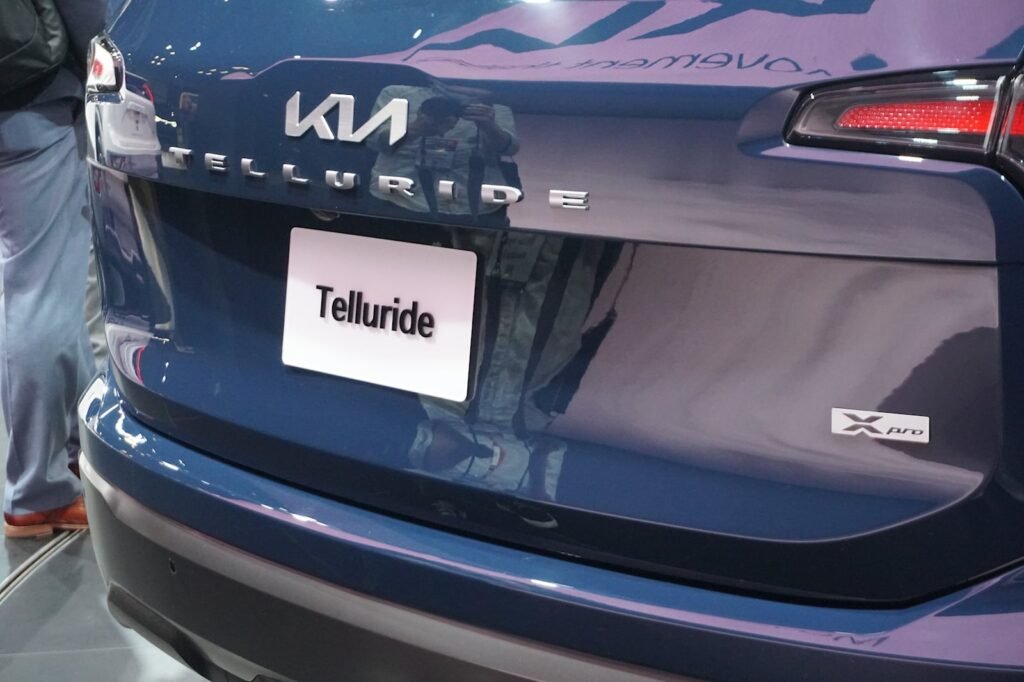 the-chunky-new-kia-telluride-will-make-you-think-twice-about-buying-german