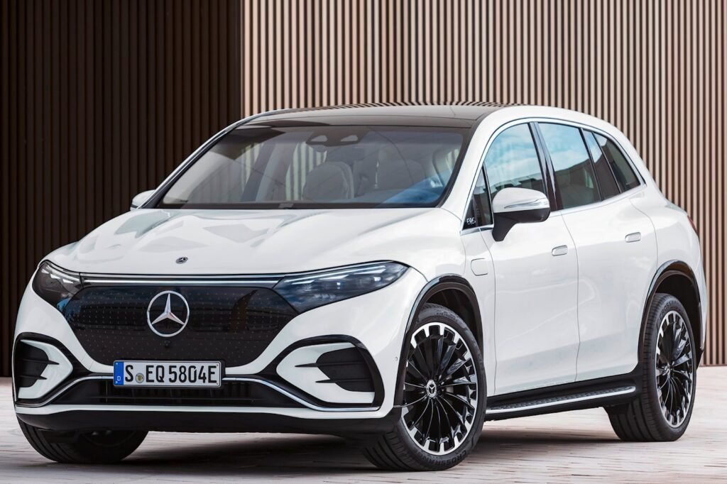 mercedes-benz-eqs-suv-arrives-with-plenty-of-tech-and-lots-of-luxury