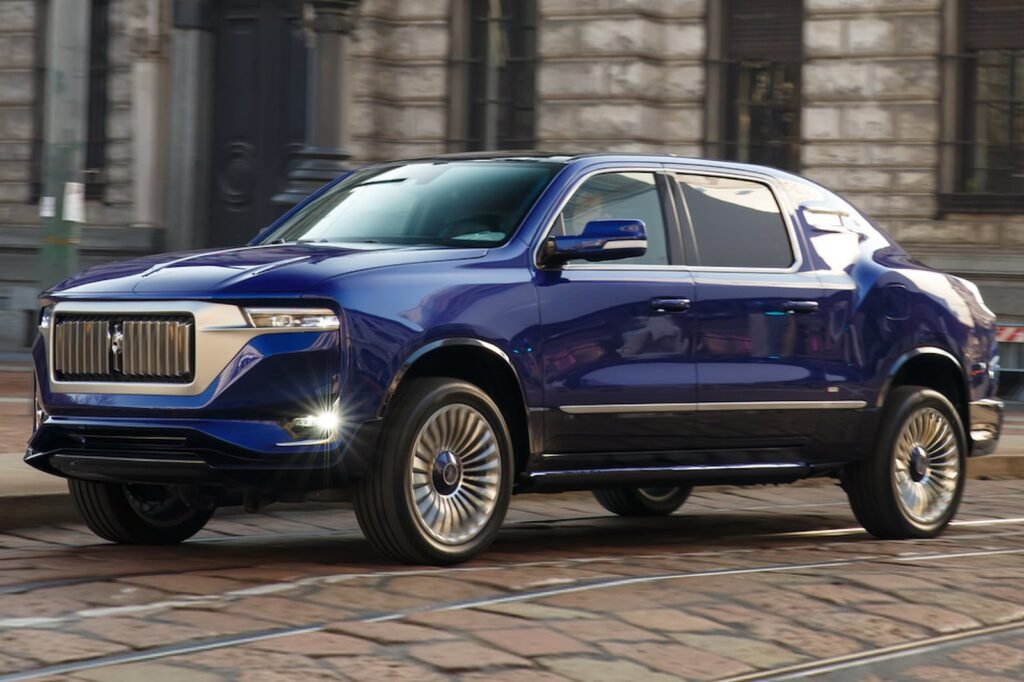 the-aznom-palladium-hyper-limo-gets-850-hp-hemi-v8