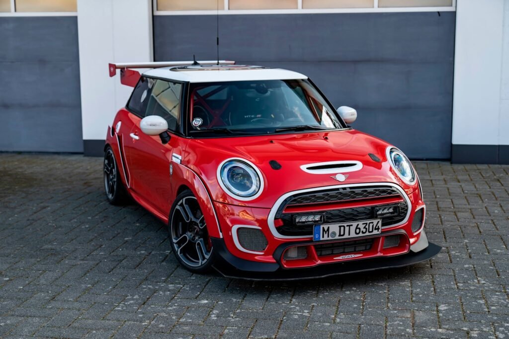 mini-returning-to-nurburgring-24-hours-with-this-jcw-racer