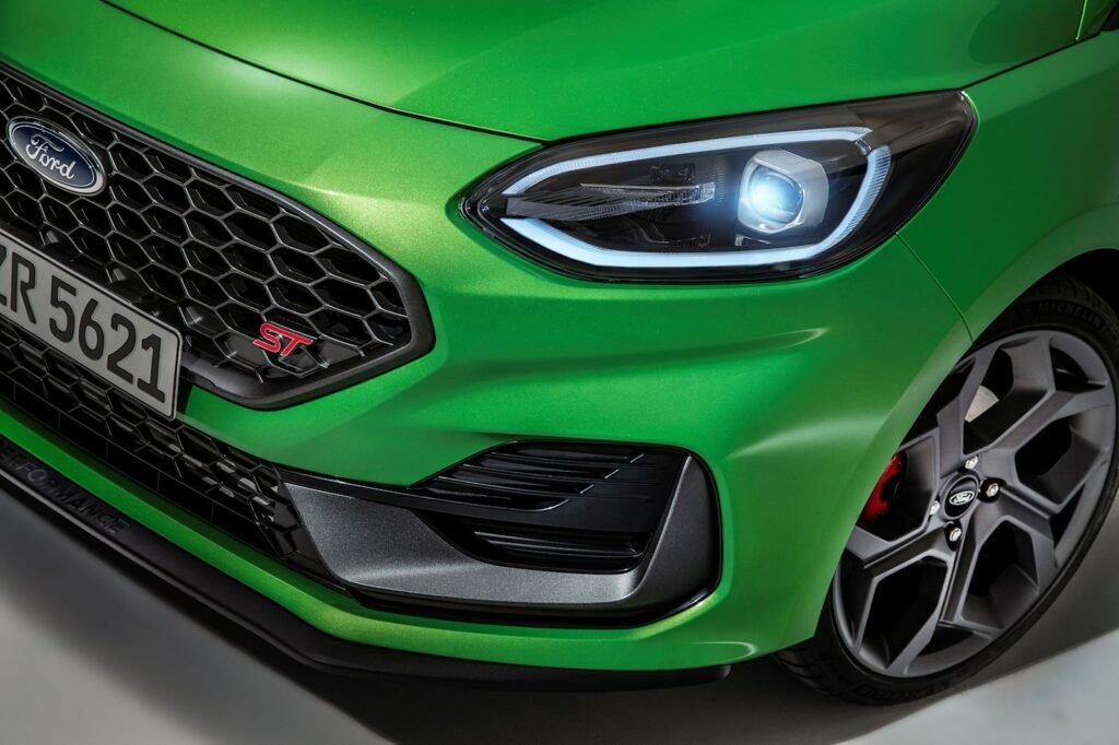 the-world-just-lost-another-ford-hatchback