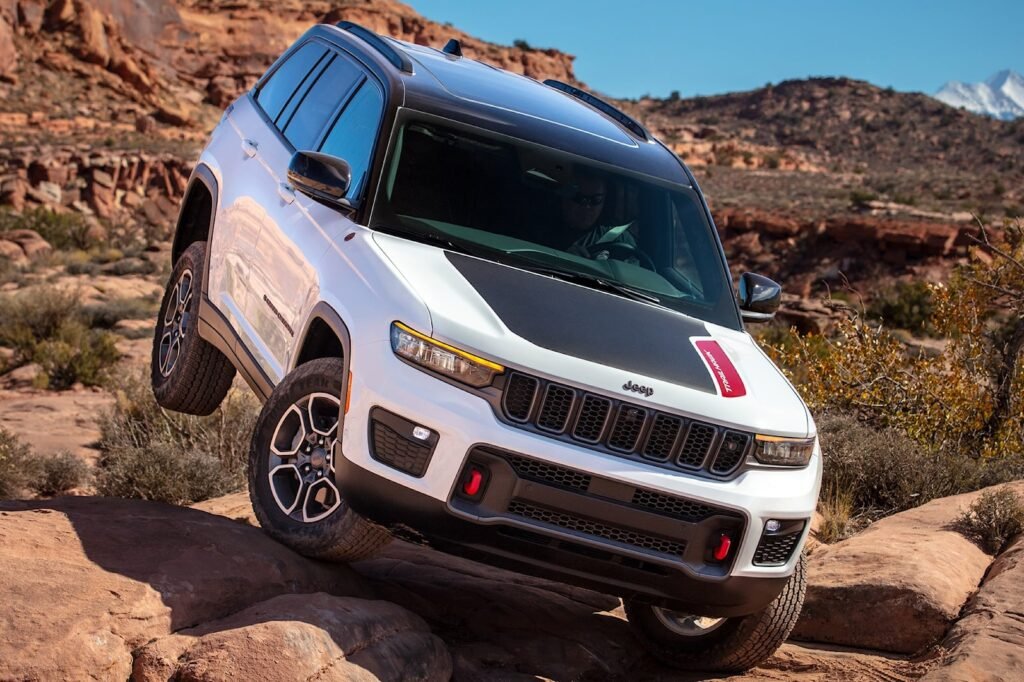 the-jeep-grand-cherokee-is-officially-america’s-favorite-suv