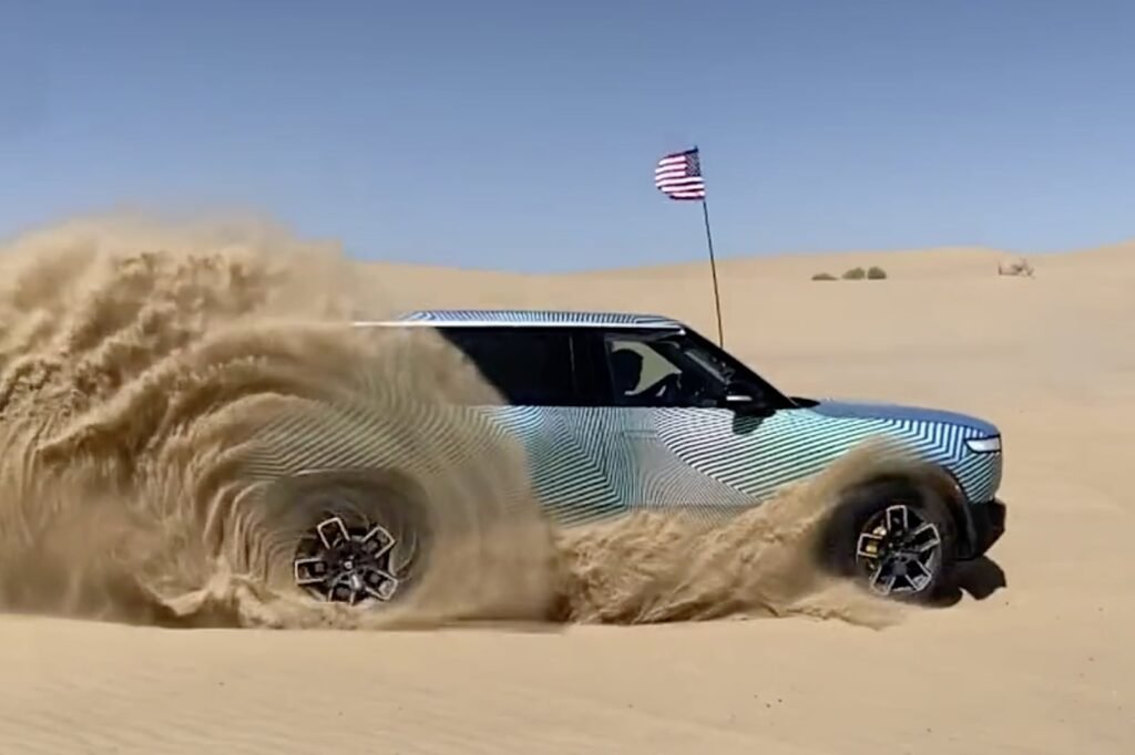 watch-rivian-dominate-the-desert-with-new-sand-mode