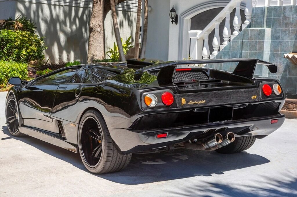 acura-nsx-transformed-into-amazing-lamborghini-diablo-replica