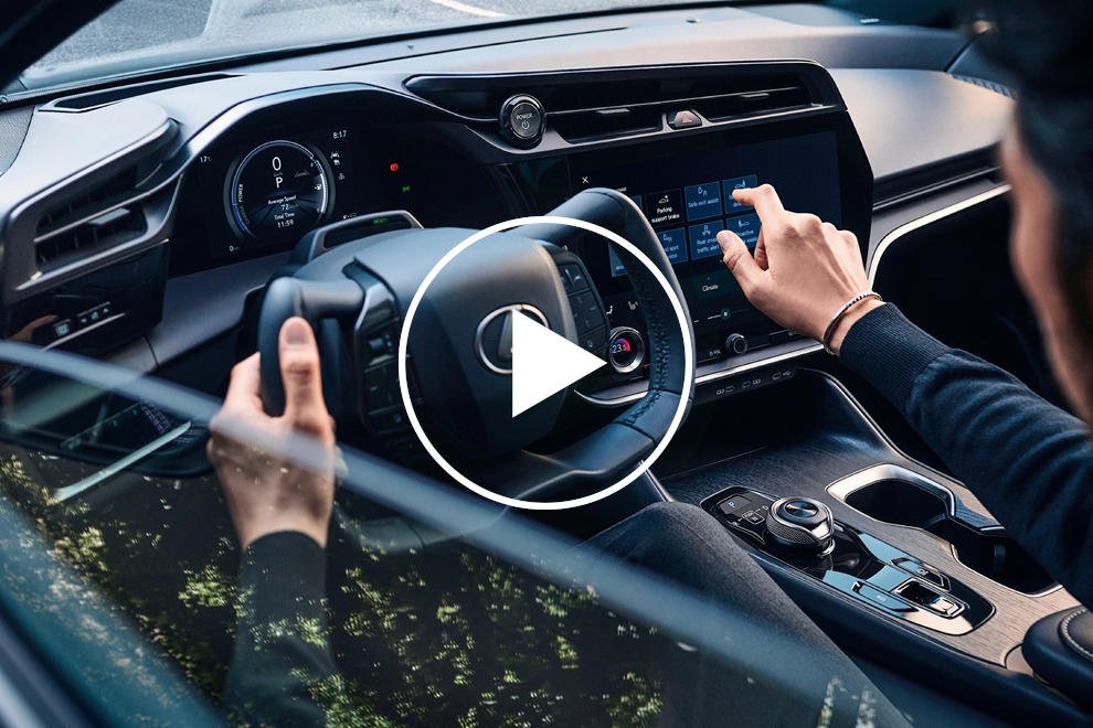 here’s-why-lexus-built-a-better-yoke-than-tesla