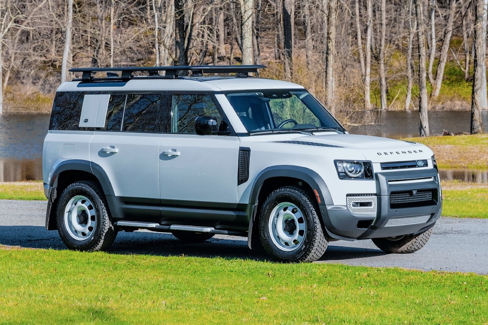 land-rover-defender-turns-30-with-special-edition-model