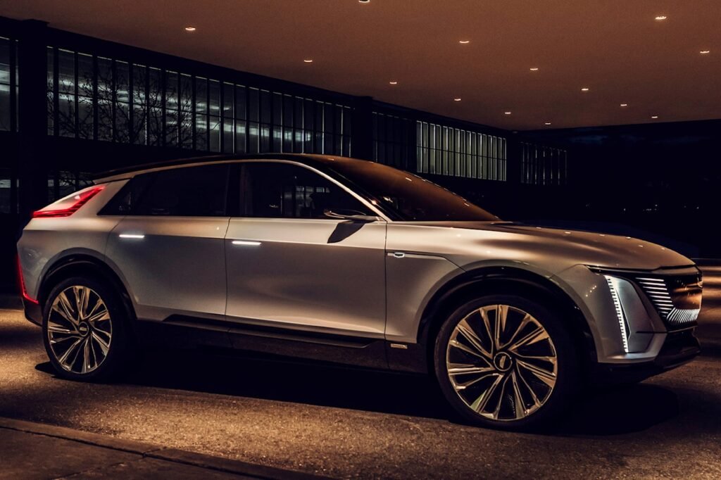 twin-motor-cadillac-lyriq-awd-will-pack-some-serious-power