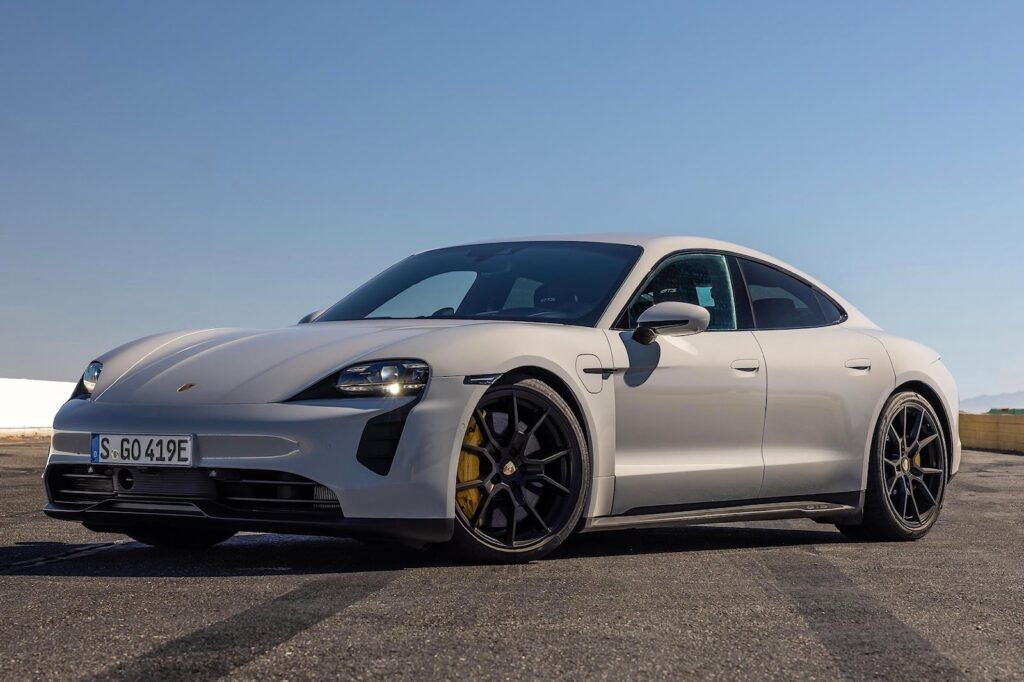 porsche-continues-to-make-money-despite-industry-challenges