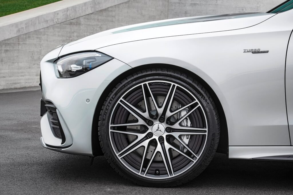 bmw-and-mercedes-sell-car-sharing-service-to-major-rival