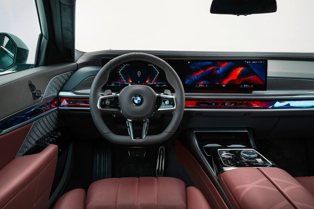 top-bmw-designer-thinks-huge-infotainment-screens-are-over