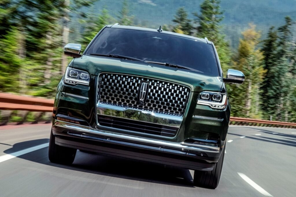 lincoln-has-no-plans-for-a-cadillac-escalade-v-rival