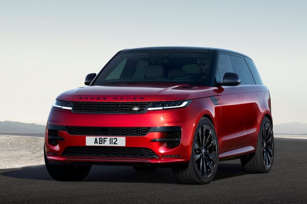 meet-the-new-range-rover-sport:-the-porsche-cayenne’s-worst-nightmare
