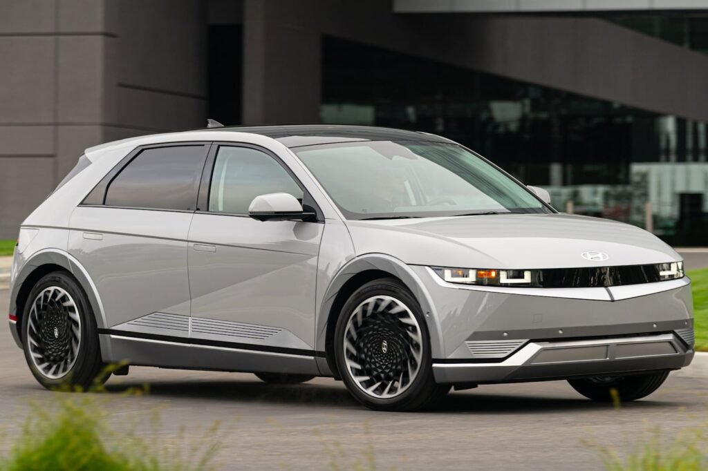 american-demand-for-evs-is-higher-than-ever