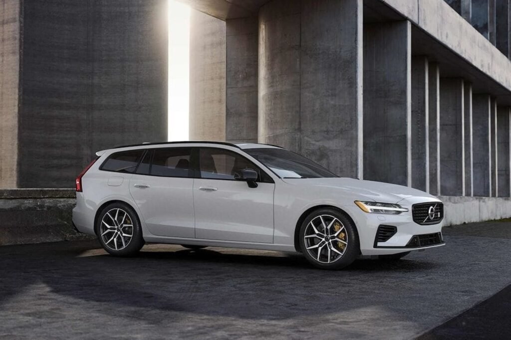 volvo-says-younger-buyers-demand-better-technology