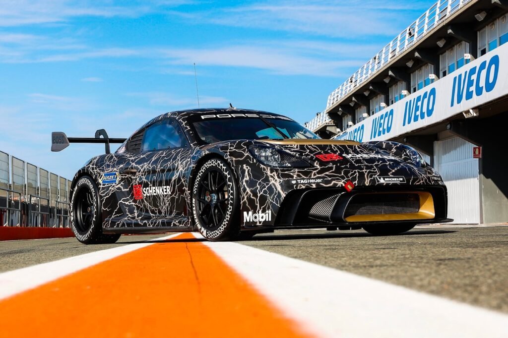 say-hello-to-the-porsche-718-cayman-gt4-eperformance