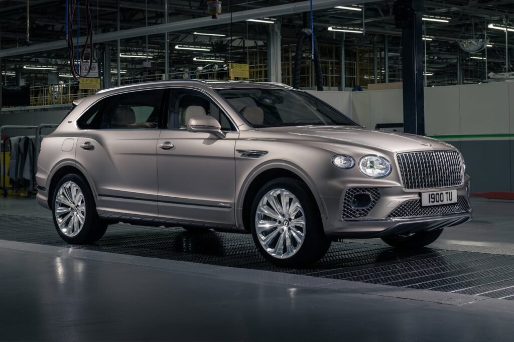 bentley-bentayga-ewb-azure-first-edition-is-big-on-luxury