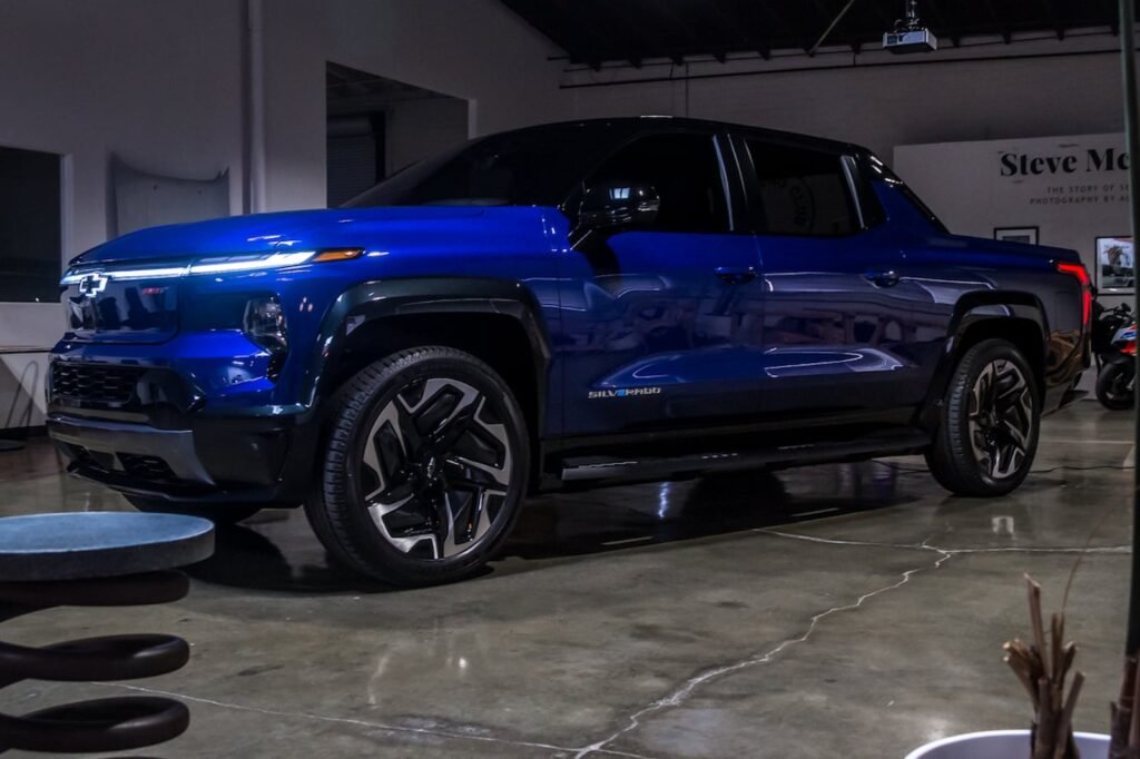 5-ways-the-chevrolet-silverado-ev-is-taking-the-fight-to-the-ford-f-150-lightning