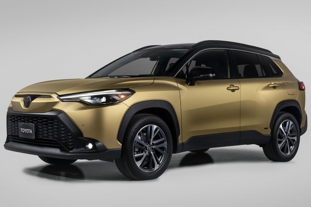 2023-toyota-corolla-cross-hybrid-arrives-with-new-tech-and-impressive-performance