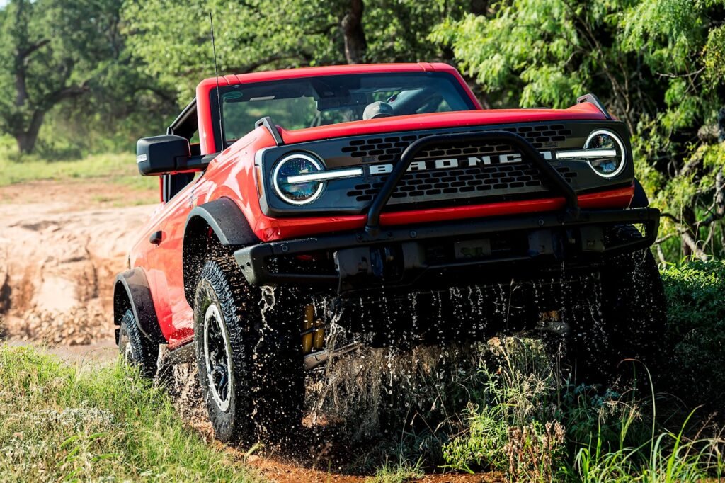 ford-is-stealing-sales-right-from-under-the-jeep-wrangler