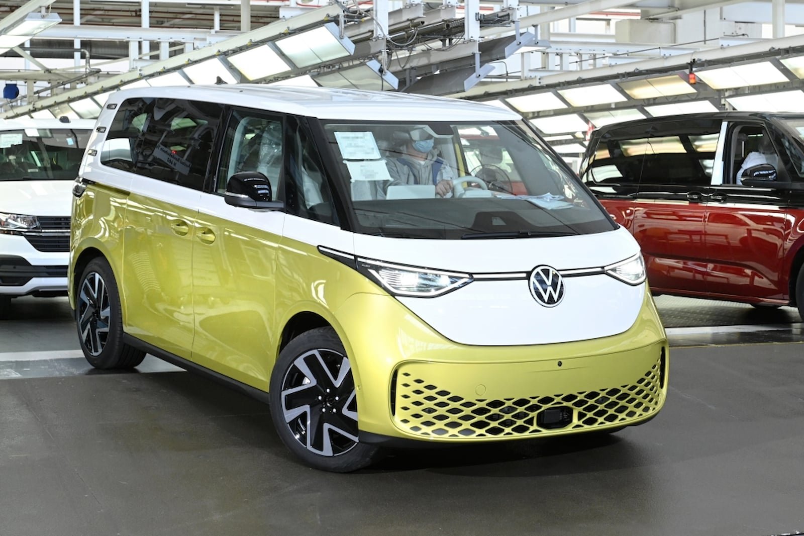 the-first-production-volkswagen-id.-buzz-has-left-the-building