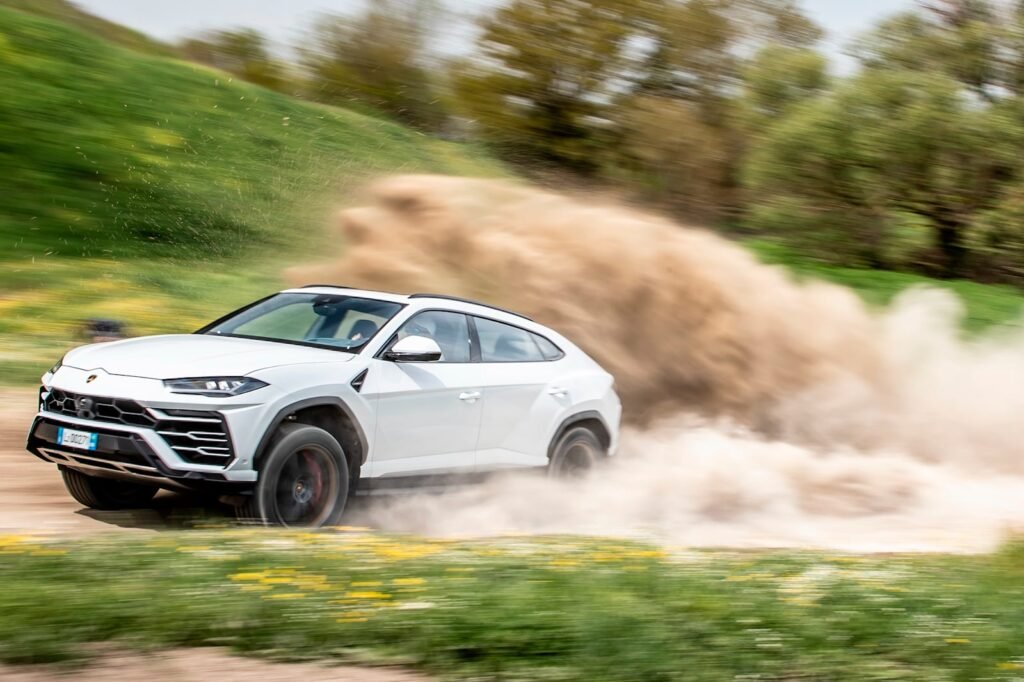 the-lamborghini-urus-suv-sets-a-record-for-supercar-company