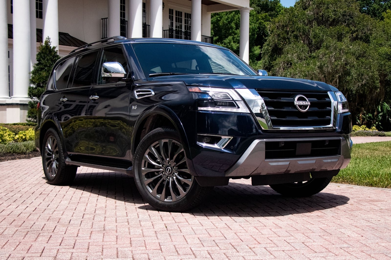 the-nissan-armada-platinum-proves-you-don’t-need-an-infiniti