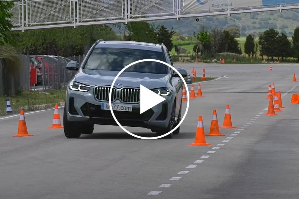 the-new-bmw-x3-just-aced-the-infamous-moose-test