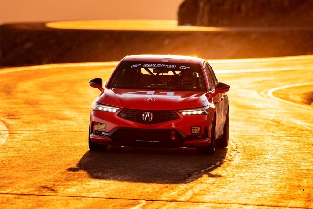 acura-integra-enters-pikes-peak-for-the-first-time