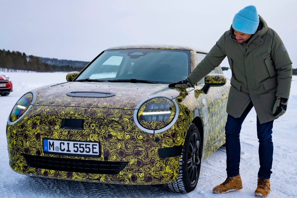 new-electric-mini-will-be-a-mix-of-old-and-new