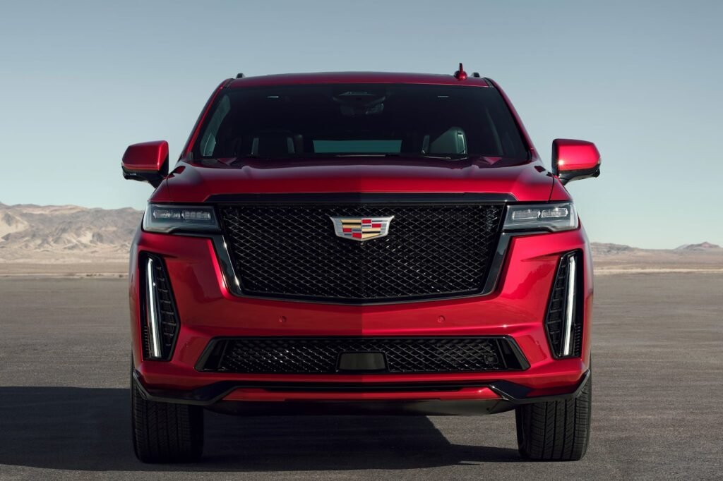 first-ever-cadillac-escalade-v-is-going-to-fetch-big-bucks